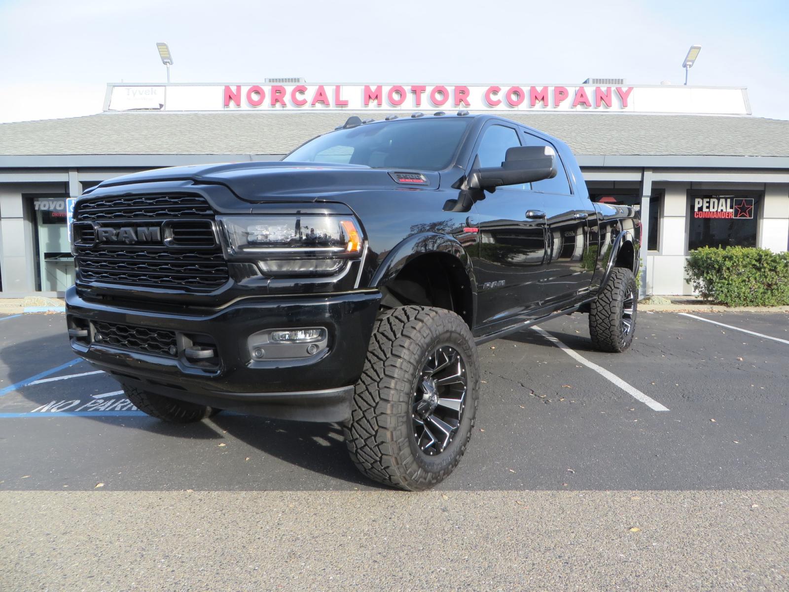 2020 BLACK /BLACK RAM 3500 Limited Mega Cab (3C63R3PLXLG) with an 6.7L I6 HO Turbo Diesel engine, Aisin 6-speed Automatic Transmission transmission, located at 2630 Grass Valley Highway, Auburn, CA, 95603, (530) 508-5100, 38.937893, -121.095482 - Photo #0